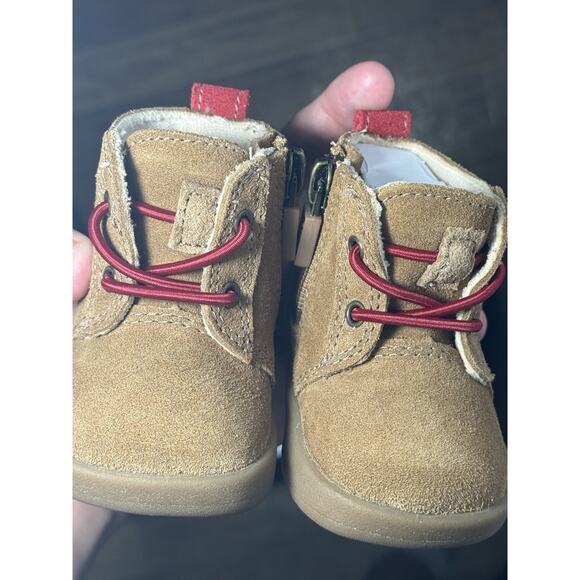 UGG Kids Bixbee Boots Infant 0.5 US Baby Brown Suede Chukka Crib Shoes Red Pull - Picture 4 of 8